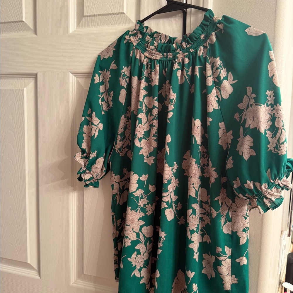 Green Floral Puff Sleeve Shirt